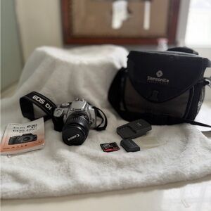 Canon EOS Rebel XTi / EOS 400D DSLR Camera Bundle